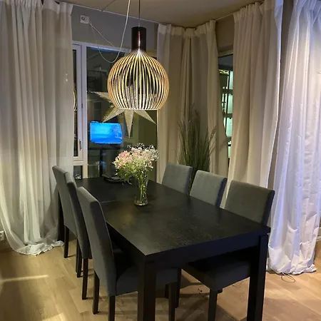 Splitter Ny, Romslig Sentralt Pa Nyhavna Leies Ut * Trondheim