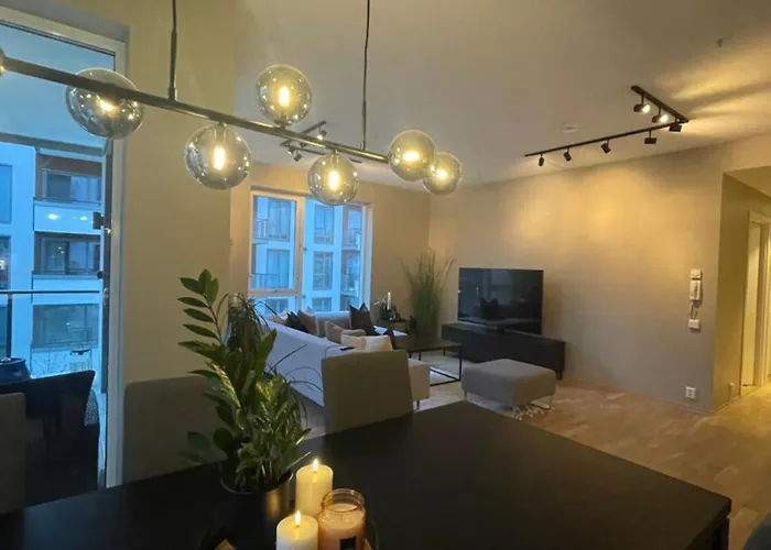 Splitter Ny, Romslig Sentralt Pa Nyhavna Leies Ut Trondheim